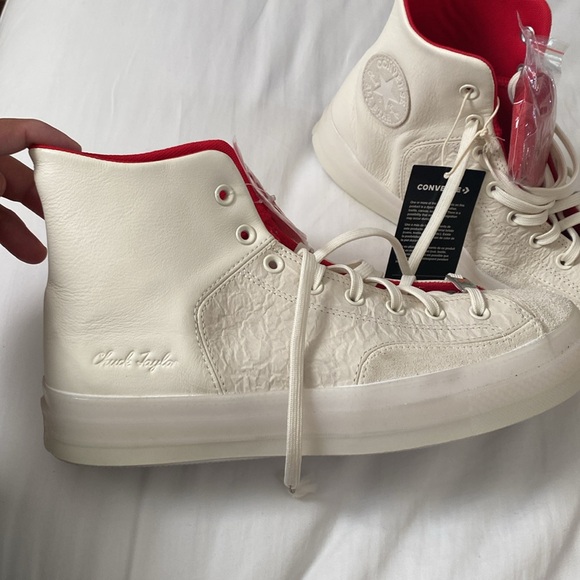 Converse Rabbit Limited edition new never used - Picture 9 of 10